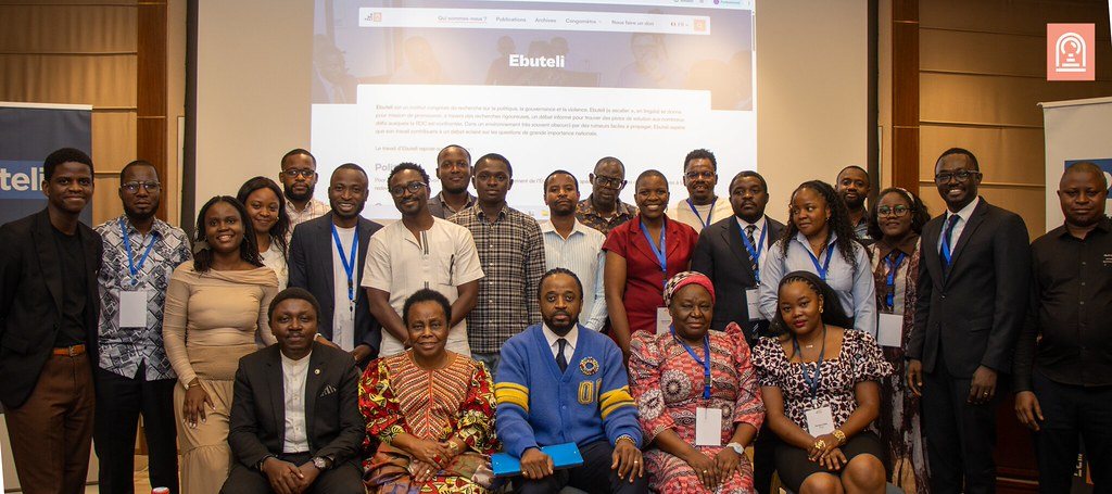 Participants au premier groupe de travail national organisé par Ebuteli à Kinshasa